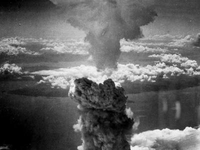 Foto af padehattesky efter atomsprængning