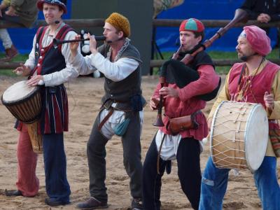 Musikere spiller til Horsens Middelalder Festival